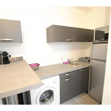 Superbe Meublé Cosy Avec Patio Au Calme Jean Médecin Appartement Nice
