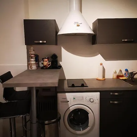 Superbe Meublé Cosy Avec Patio Au Calme Jean Médecin * Niza