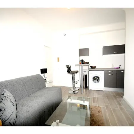 Appartement Superbe Meublé Cosy Avec Patio Au Calme Jean Médecin *