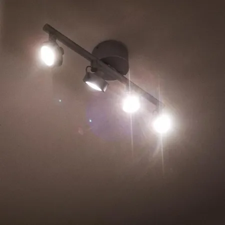 Superbe Meublé Cosy Avec Lit Superconfort Au Calme Jean Médecin *